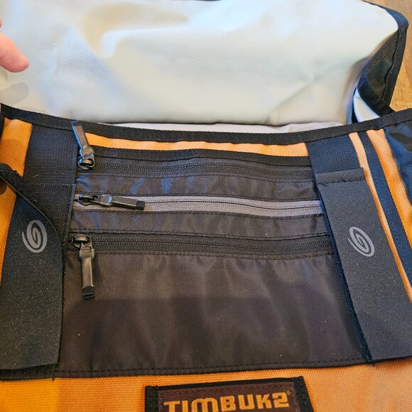 SALE! TIMBUk2 Classic Messenger/LaptopBag - Picture 5 of 10